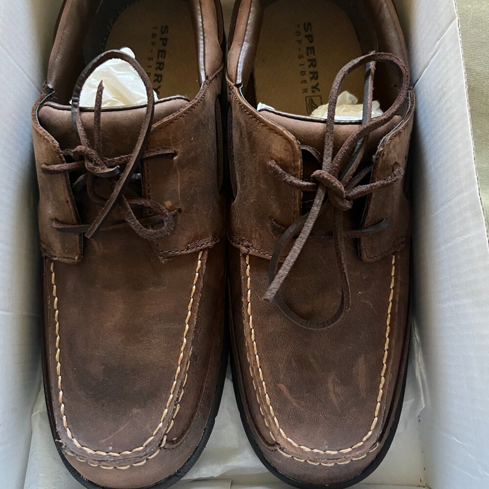 NEW Sperry Charter boat shoes - Boys 6.5 WIDE